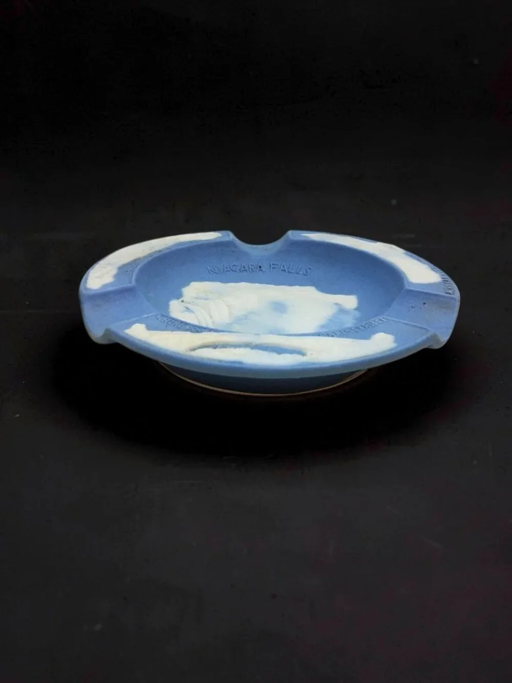 vintage 1940s sandstone blue/white niagara falls ashtray